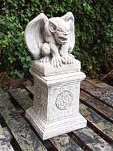 Load image into Gallery viewer, AGED STONE GARDEN SQUARE ROMAN PLINTH PEDESTAL AND GARGOYLE Statue GREMLIN Ornament
