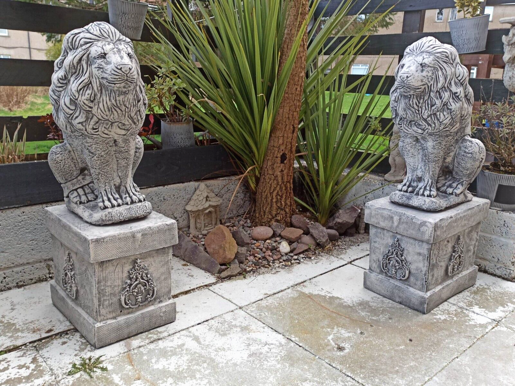 Pair of Large Lions On Plinths Stone Concrete Animal Garden Ornament Lion Statue 250kg