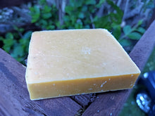 Load image into Gallery viewer, Shampoo Bar - Handmade solid shampoo soap (lemongrass &amp; Tea tree)
