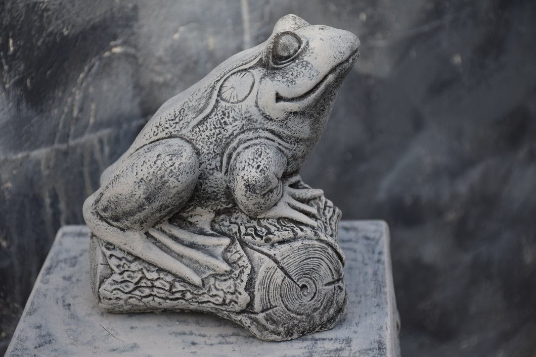 Stone Statue Of A Frog Garden Ornament Toad Reconstituted Stone