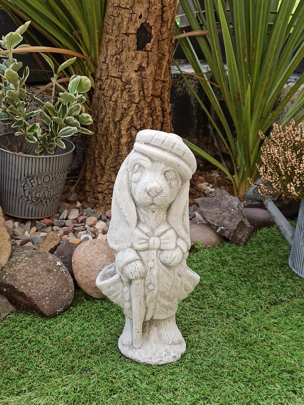 Stone Garden Ornament Old Dog Statue Solid Frost Proof Concrete Stone Finish