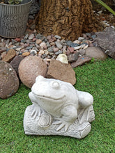 Load image into Gallery viewer, Stone Statue Of A Frog Garden Ornament Toad Reconstituted Stone Aged Finish
